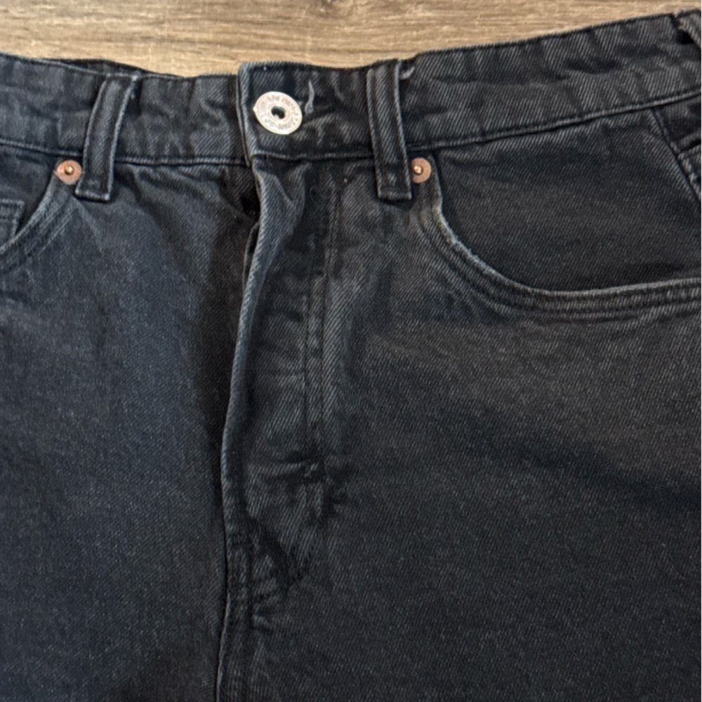 H&M Black Denim Jean Cutoff Shorts - Picture 4 of 15